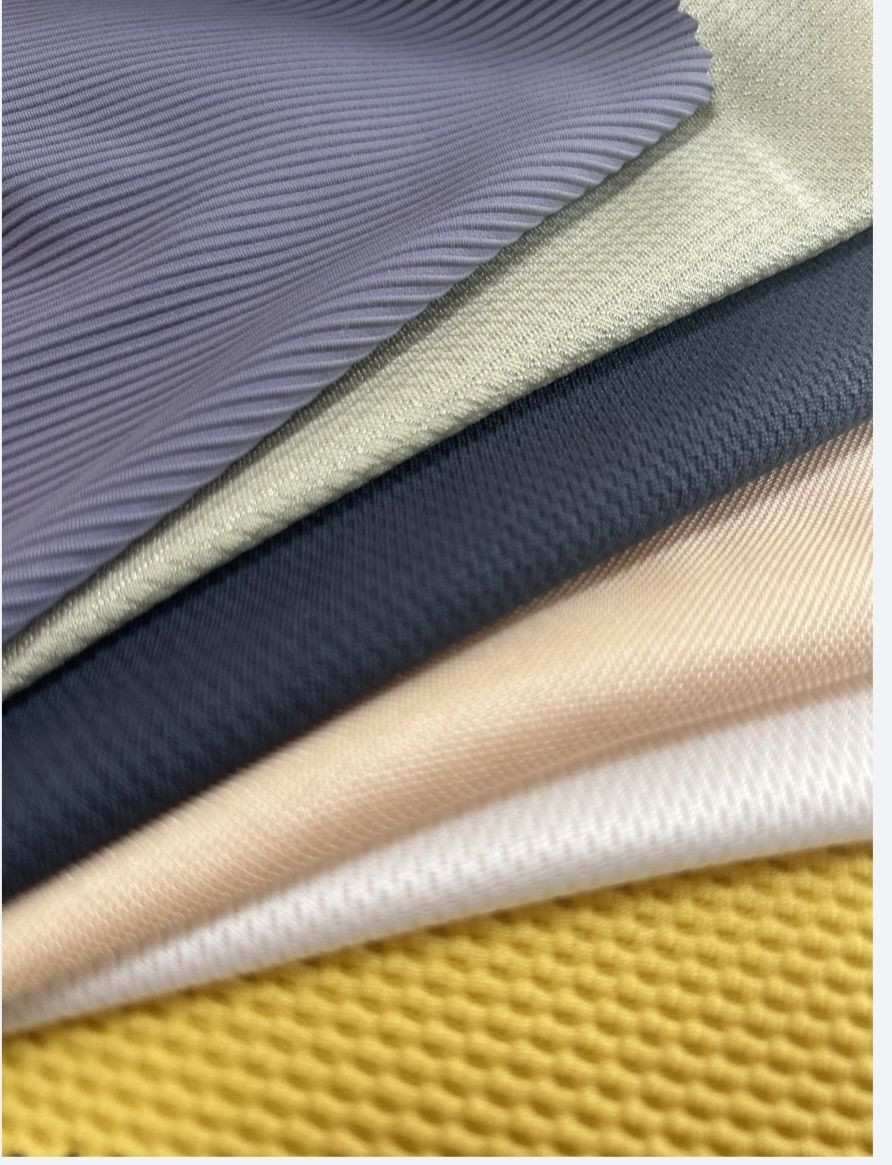 Weft-knitted functional fabric